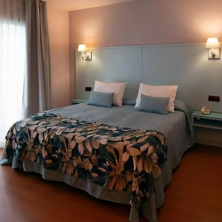 Hotel Ramblas Vendrell 4*