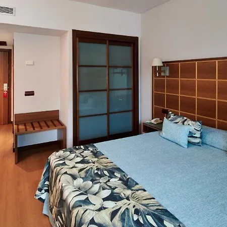 Hotel Ramblas Vendrell 4*
